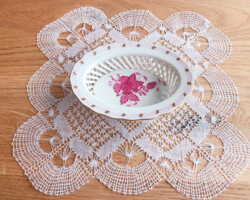 繊細な陶器とも好相性 レース