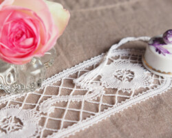 繊細な手編みレース レース