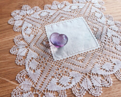 石もしっくりなじみます。 レース