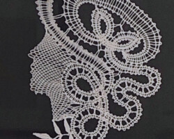 すべてレースで編まれた淑女の横顔 レースで編まれた女性